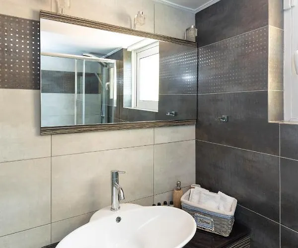 Castellano * מונמבאסיה